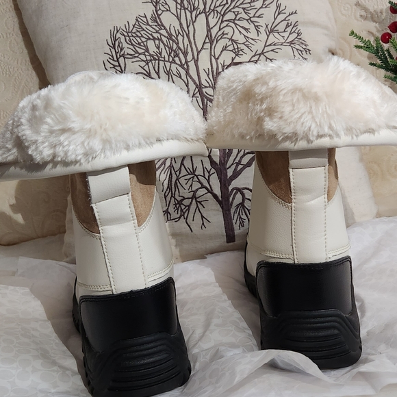 Brand new OUTDOOR Genuine upper Leather Winter boots, Beige Size 37 - Picture 3 of 9